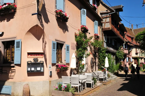 Haut Rhin, il pittoresco villaggio di Eguisheim — Foto Stock