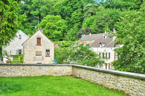 Francie, v malebné vesničce boisemont — Stock fotografie
