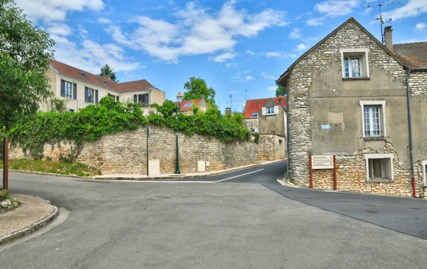 França, a pitoresca aldeia de Fontenay Saint Pere in les Yv — Fotografia de Stock