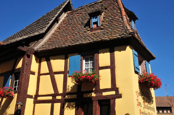 Haut Rhin, the picturesque village of Eguisheim — Stock Photo, Image