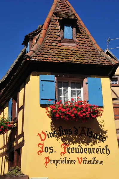 Haut Rhin, il pittoresco villaggio di Eguisheim — Foto Stock