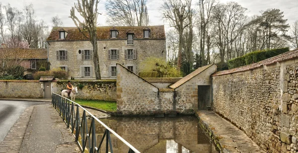 Frankrike, den pittoreska byn themericourt — Stockfoto