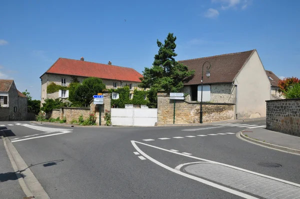 Francia, il pittoresco villaggio di Courdimanche — Foto Stock