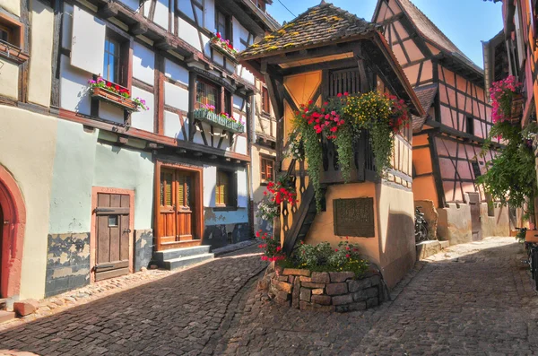 Haut Rhin, il pittoresco villaggio di Eguisheim — Foto Stock