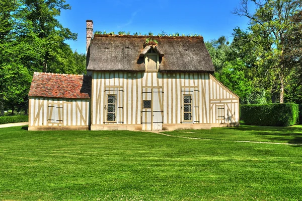 Picardie, il pittoresco castello di Chantilly a Oise — Foto Stock