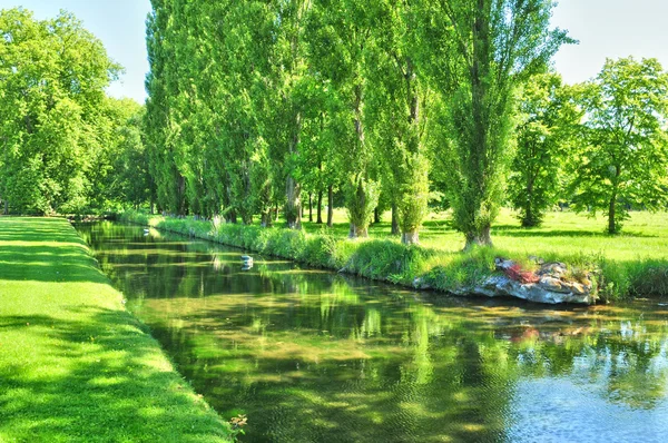 Picardie, el pintoresco castillo de Chantilly en Oise — Foto de Stock