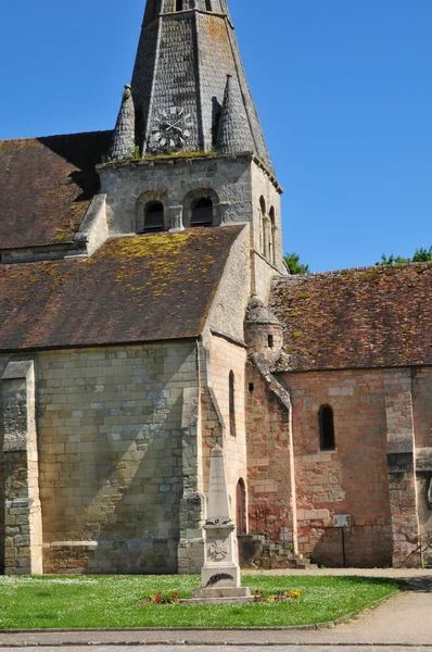 法国，风景如画的村庄里的 gaillon sur montcient — 图库照片