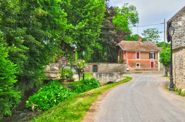 Frankrijk, het schilderachtige dorpje van brueil nl vexin — Stockfoto