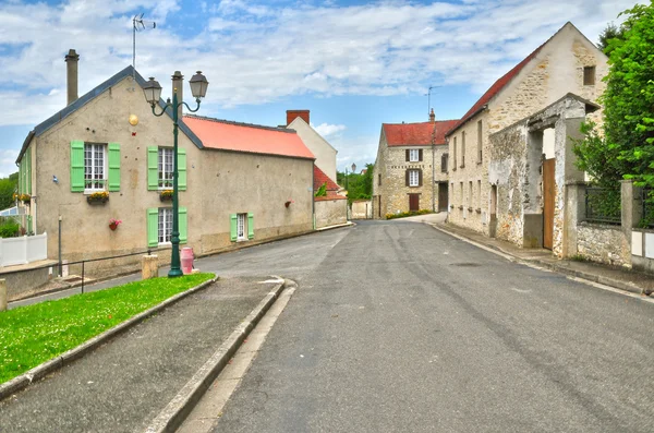 Francia, il pittoresco villaggio di Fontenay Saint Pere in les Yv — Foto Stock