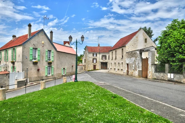 Francia, il pittoresco villaggio di Fontenay Saint Pere in les Yv — Foto Stock