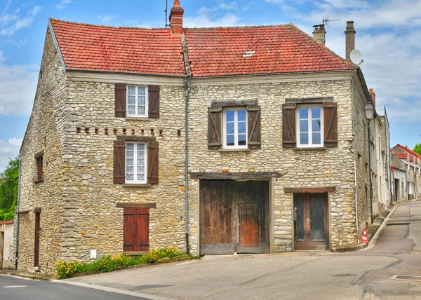 França, a pitoresca aldeia de Fontenay Saint Pere in les Yv — Fotografia de Stock