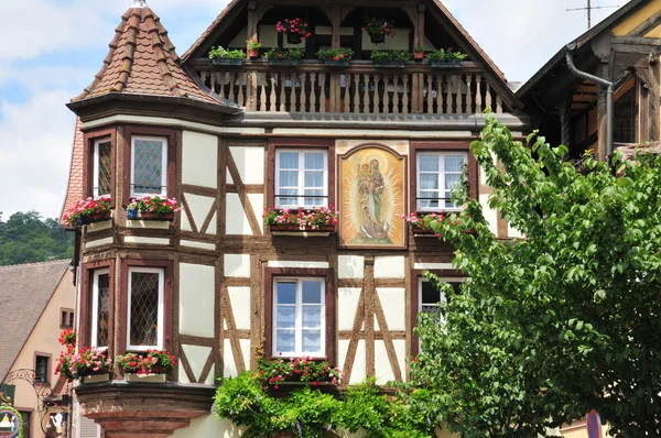 Haut Rhin, la pintoresca ciudad de Kaysersberg en Alsacia —  Fotos de Stock