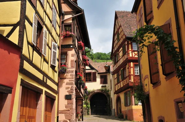 Haut Rhin, the picturesque city of Kaysersberg in Alsace — Stock Photo, Image