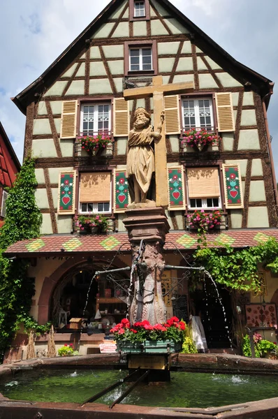 Haut Rhin, la pintoresca ciudad de Kaysersberg en Alsacia —  Fotos de Stock