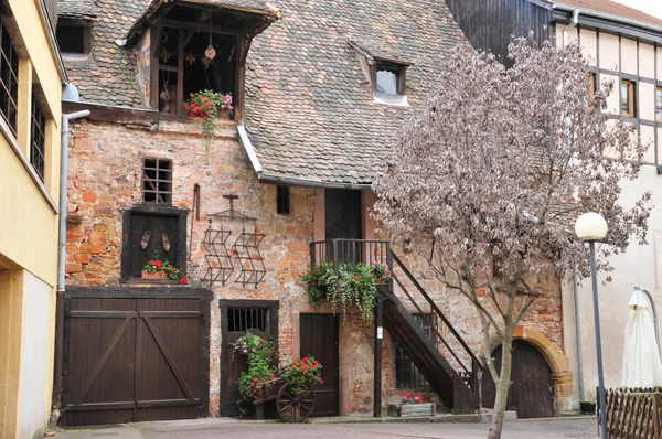 Haut-rhin, malebné město colmar v Alsasku — Stock fotografie