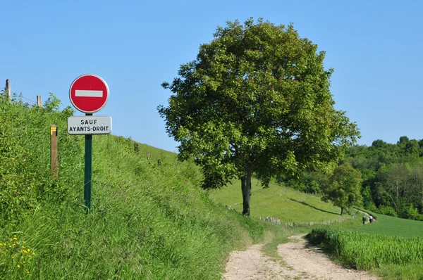 Francja, malowniczej miejscowości amenucourt — Zdjęcie stockowe