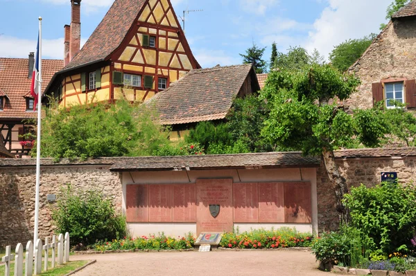 Haut Rhin, la pittoresca città di Kaysersberg in Alsazia — Foto Stock