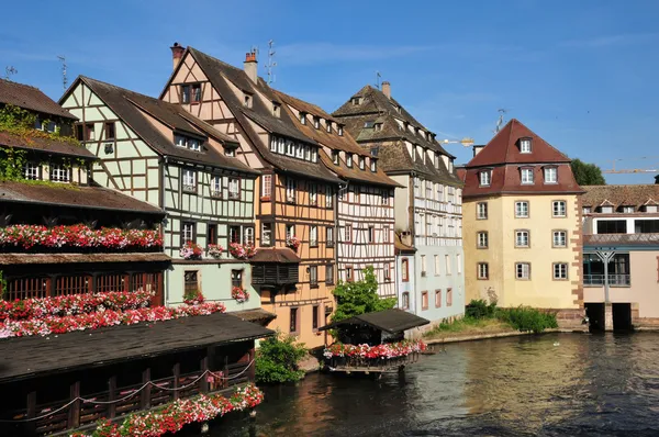 Bas Rhin, la pintoresca ciudad de Estrasburgo en Alsacia — Foto de Stock