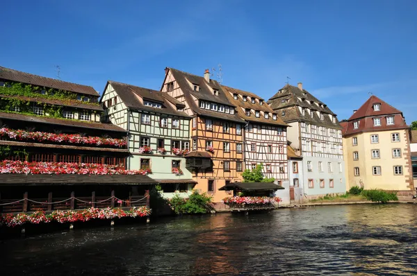 Bas rhin, pittoreska staden strasbourg i alsace — Stockfoto