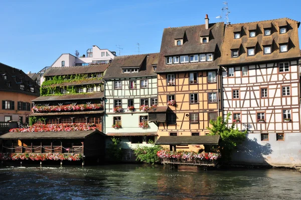 Bas Rhin, la pintoresca ciudad de Estrasburgo en Alsacia —  Fotos de Stock