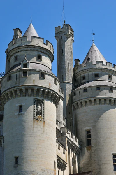 Picardie, das malerische Schloss der Pierrefonds in oise — Stockfoto