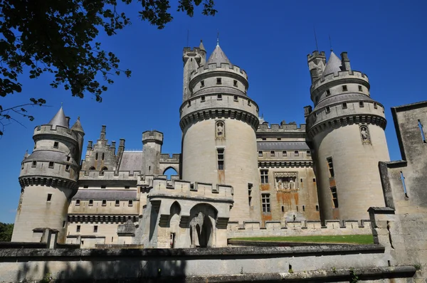 Picardie, el pintoresco castillo de Pierrefonds en Oise — Foto de Stock