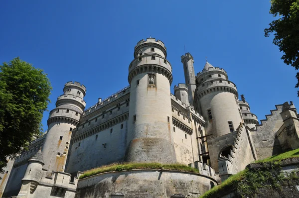 Picardie, malebný hrad pierrefonds v oblasti oise — Stock fotografie