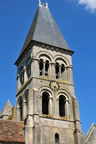 Ile de france, den historiska kyrkan av morienval — Stockfoto