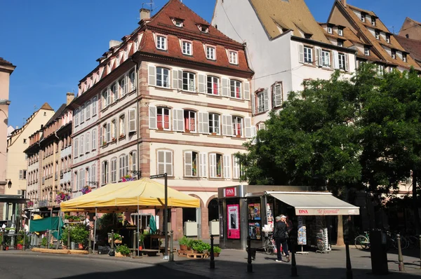 Elzász, a festői city strasbourg bas-rhin — Stock Fotó