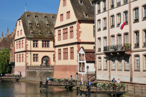 Alsace, den pittoreske byen Strasbourg i Bas Rhin – stockfoto