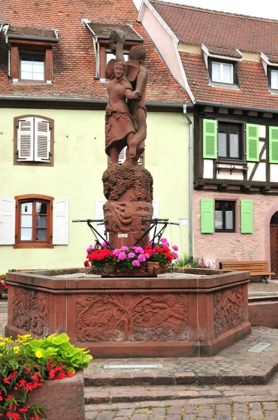 Haut-rhin, malebného města kientzheim v Alsasku — Stock fotografie