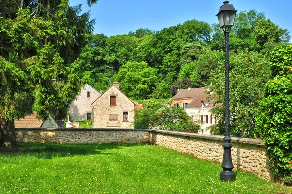 Francia, el pintoresco pueblo de Boisemont — Foto de Stock