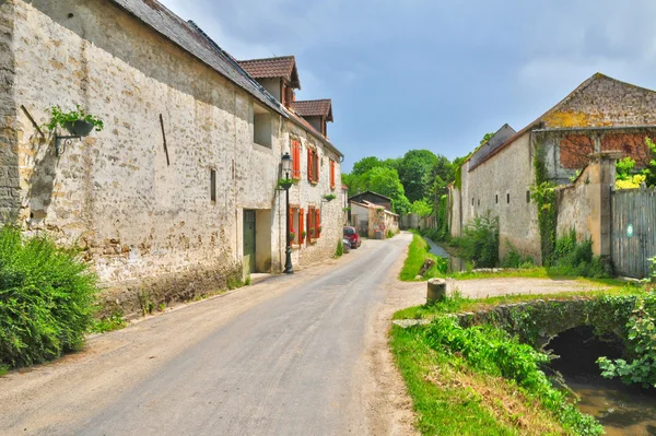 Francia, el pintoresco pueblo de brueil en vexin —  Fotos de Stock