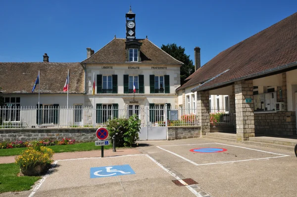 Frankrijk, het schilderachtige dorpje van nucourt — Stockfoto