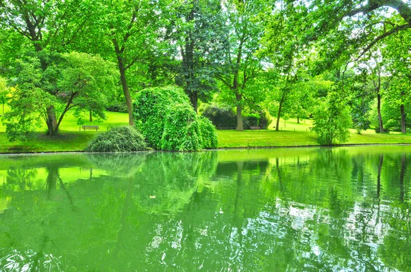 Francia, el parque Meissonnier en Poissy — Foto de Stock