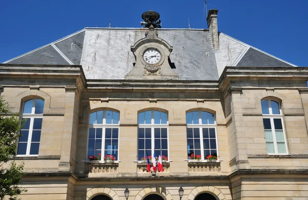 Picardie, the picturesque city hall of Pierrefonds in Oise — Stock Photo, Image