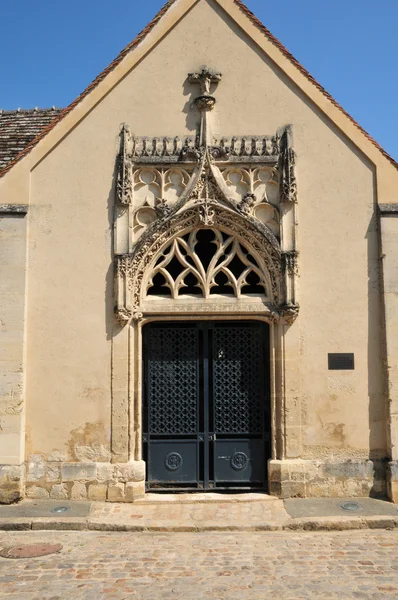 Francia, la pintoresca ciudad de Monfort l Amaury — Foto de Stock