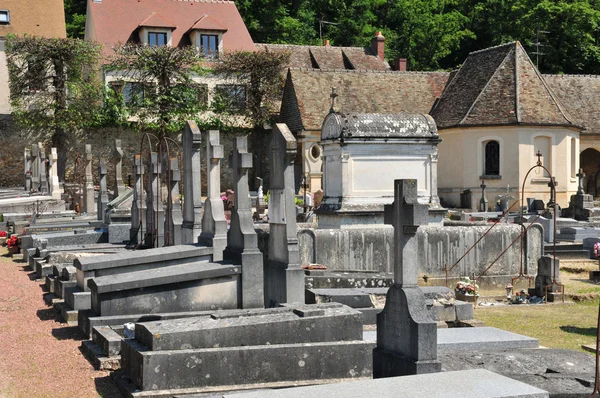 Frankrike, den pittoreska staden monfort l amaury — Stockfoto