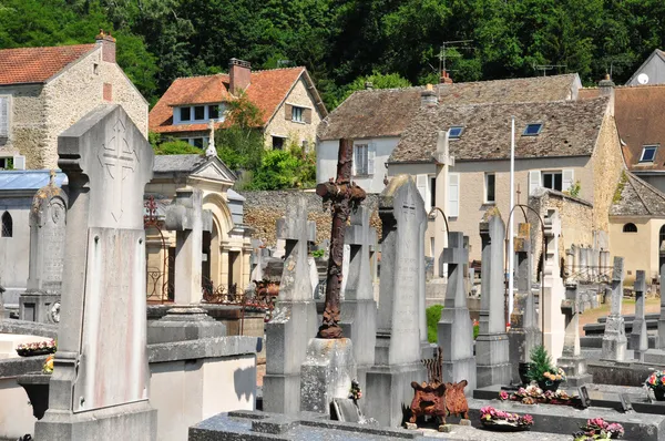 França, a pitoresca cidade de Monfort l Amaury — Fotografia de Stock