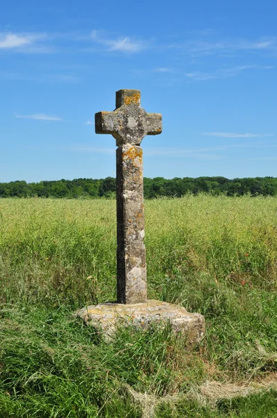 Francia, il pittoresco villaggio di Longuesse — Foto Stock