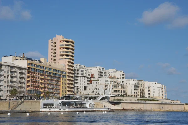 Malta, viehättävä kaupunki Sliema — kuvapankkivalokuva