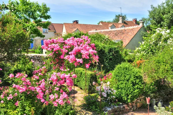 Франция, живописная деревня Wy dit Joli Village — стоковое фото