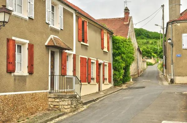 Francia, el pintoresco pueblo de Vetheuil — Foto de Stock