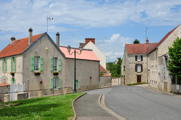 Francie, v malebné vesničce fontenay Svatý pere v les yv — Stock fotografie