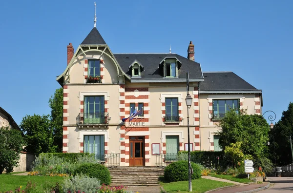 France, le village pittoresque d'Arnouville les Mantes dans les — Photo