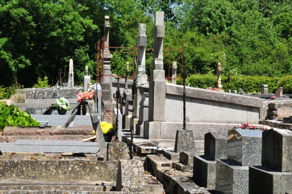 Frankrijk, het schilderachtige dorpje van nucourt — Stockfoto