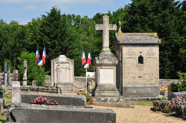 Francia, il pittoresco villaggio di Boisemont — Foto Stock