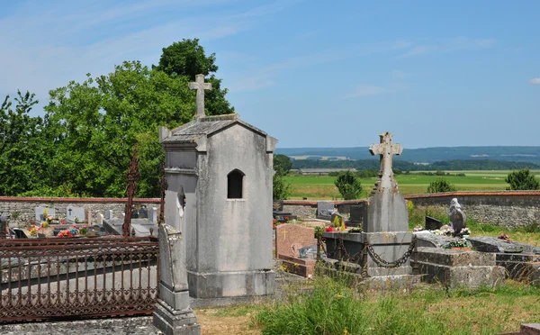 Frankrijk, het schilderachtige dorpje van clery nl vexin — Stockfoto