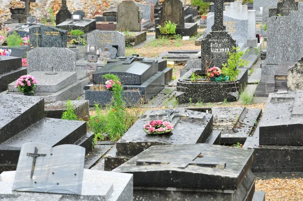 Francia, el cementerio de Vaux sur Seine — Foto de Stock