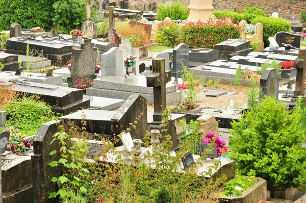Frankrike, kyrkogården av vaux sur seine — Stockfoto